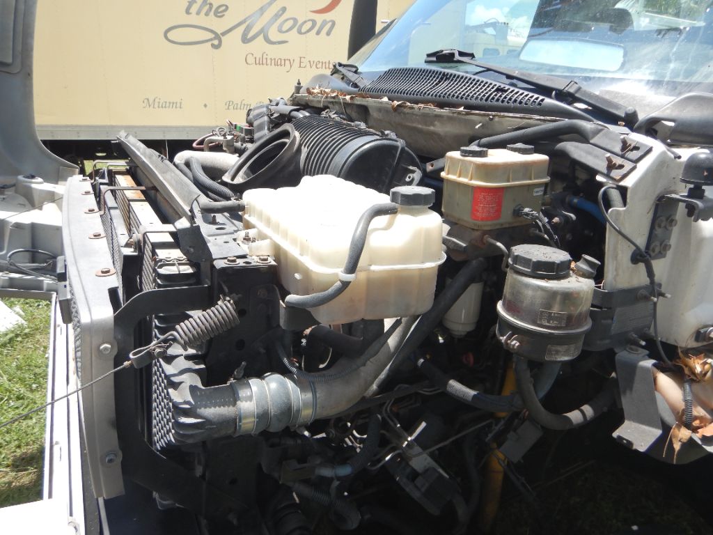 2004 Chevrolet C5500 - Photo 11