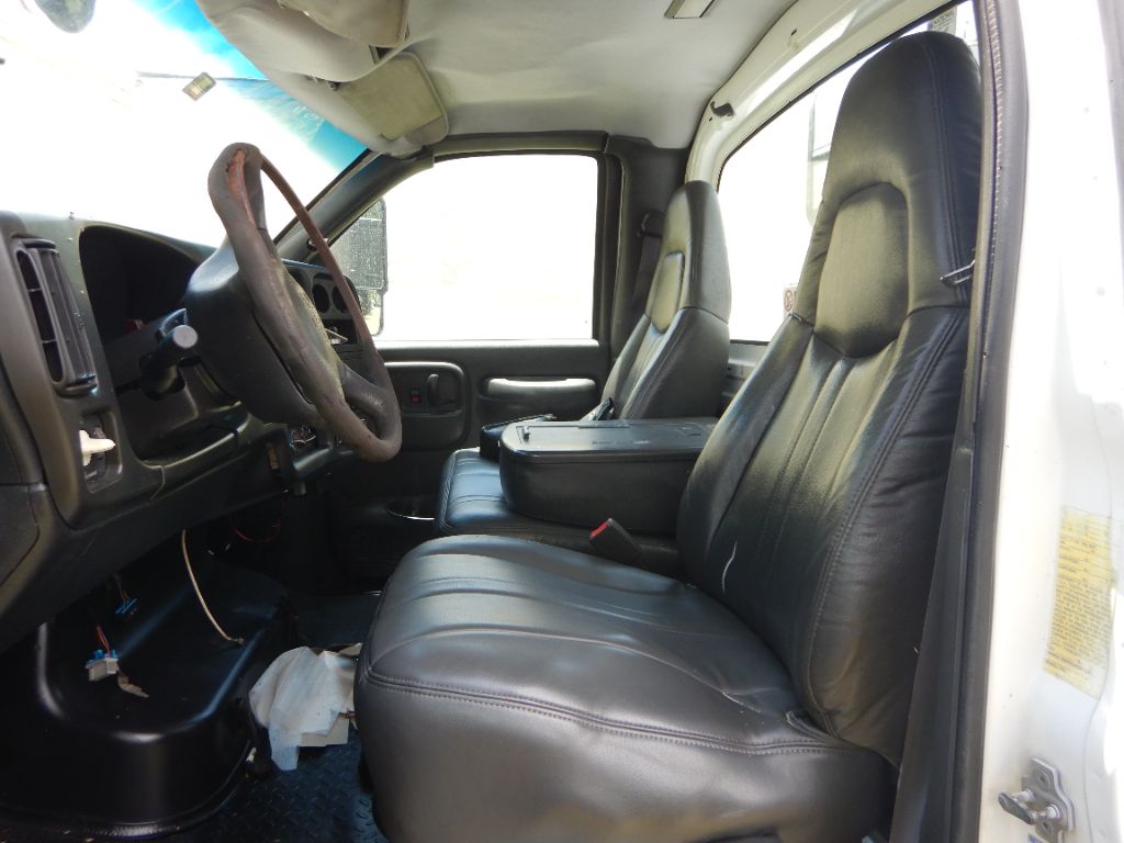 2004 Chevrolet C5500 - Photo 6
