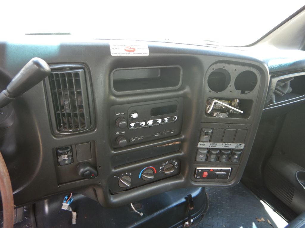 2004 Chevrolet C5500 - Photo 7