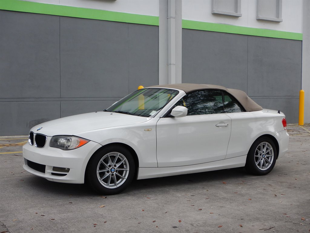 2011 BMW 1 Series 128i's photo