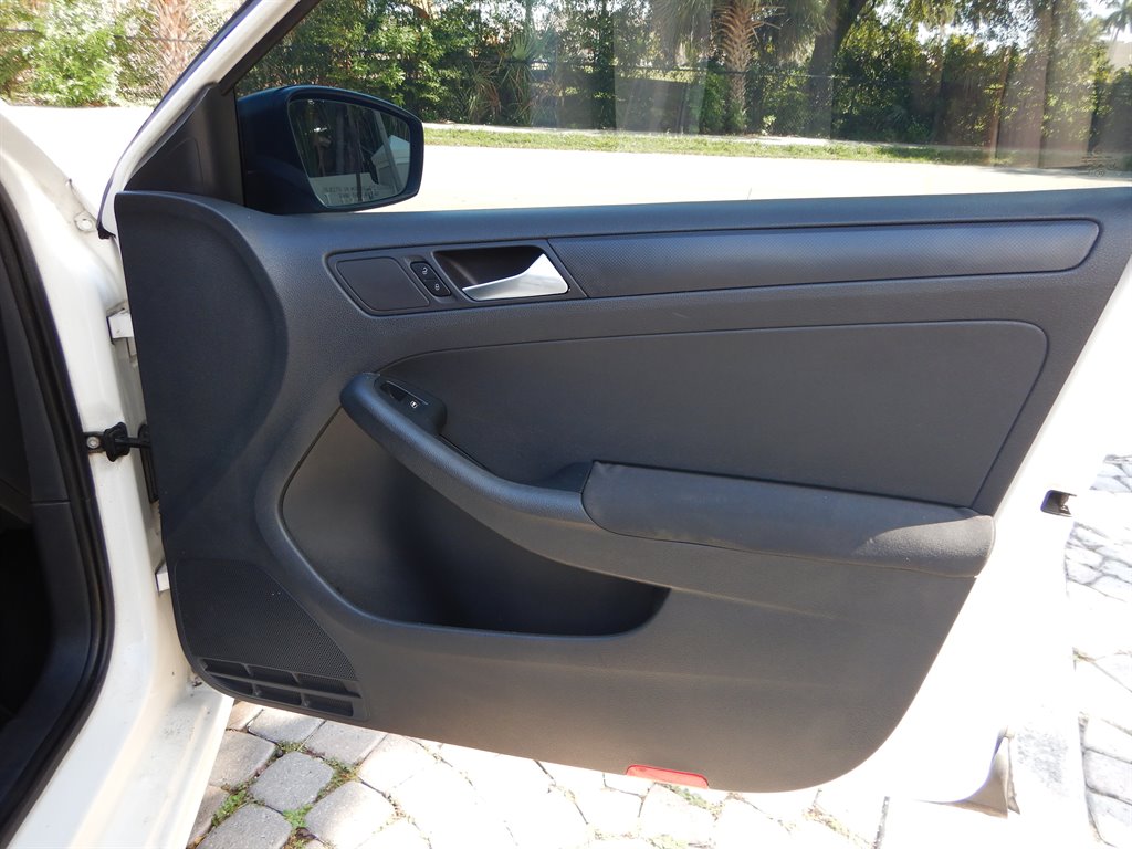 2012 Volkswagen Jetta S - Photo 27