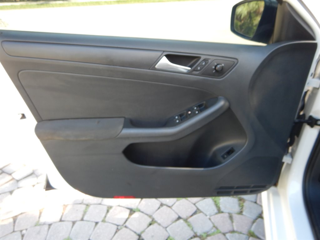 2012 Volkswagen Jetta S - Photo 20