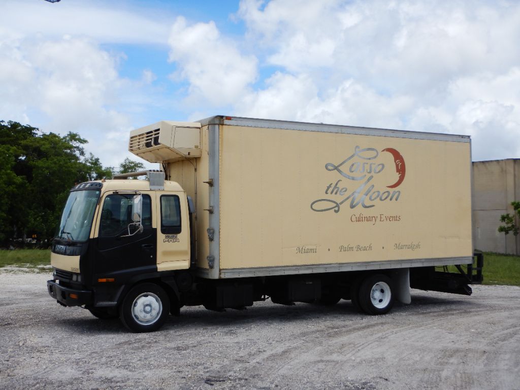 2001 Isuzu FRR's photo