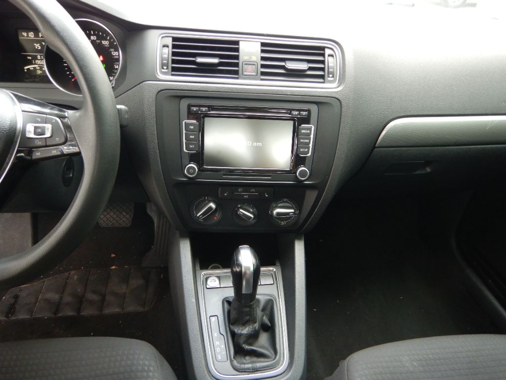 2015 Volkswagen Jetta SE - Photo 24
