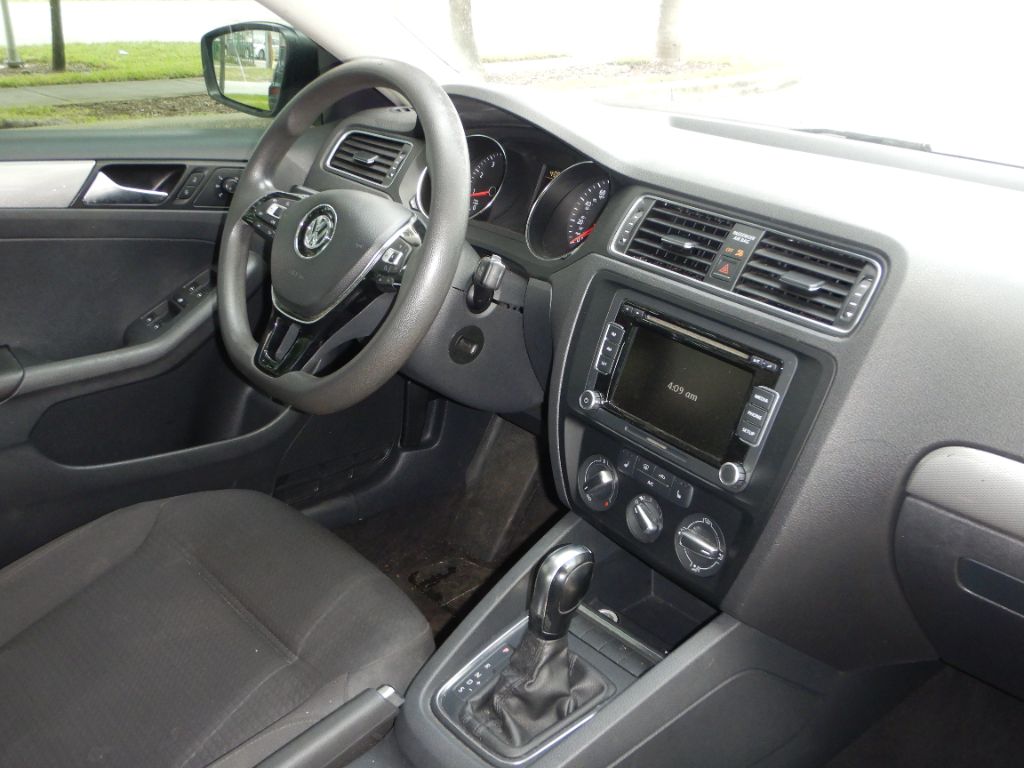 2015 Volkswagen Jetta SE - Photo 17