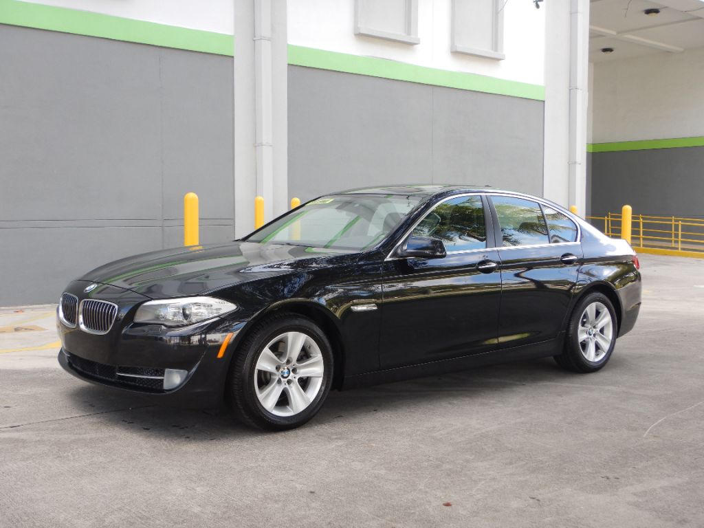 2012 BMW 5 Series 528i's photo