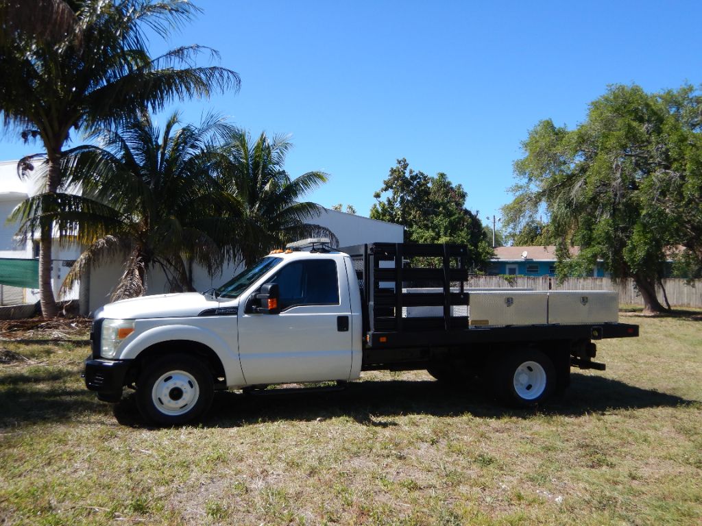 2015 Ford F-350 Super Duty Chassis Cab XL
