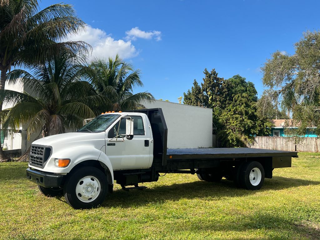 2002 Ford F-Medium Duty Base's photo