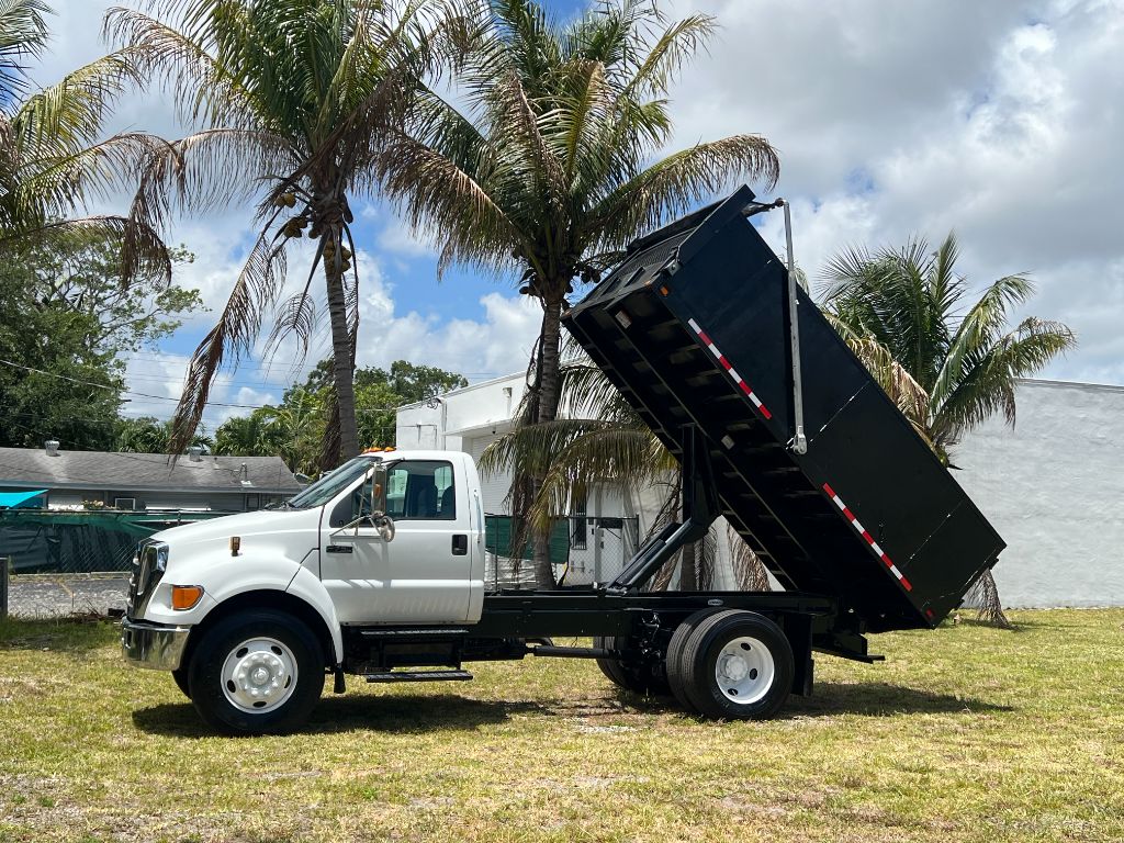 2007 Ford F-750's photo